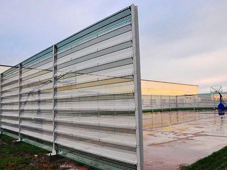 Разработанный нами проект ветрозащитных ограждений для спортивной площадки и теннисного корта на одной фабрике